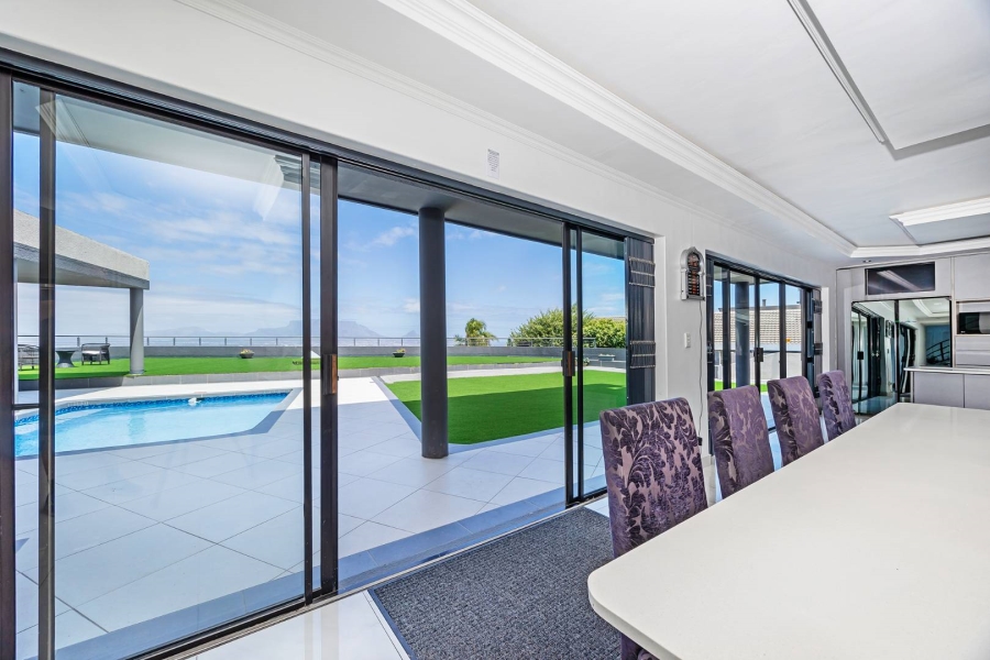 8 Bedroom Property for Sale in Plattekloof Western Cape